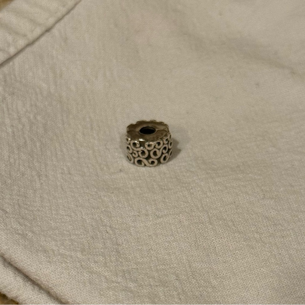 Authentic Pandora Sterling Silver Serpentine Swirl Clip Charm (Filigree Style)